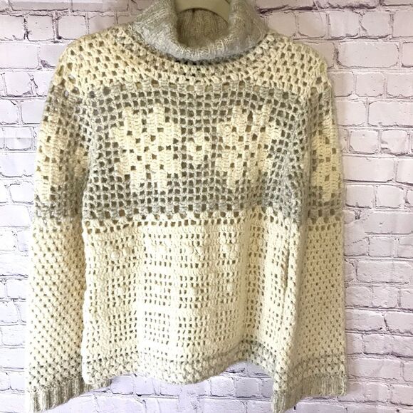 VINTAGE EXPRESS HANDKNIT Cream Gray Crochet Wool Boho Cottage Sweater Size S - Picture 1 of 8